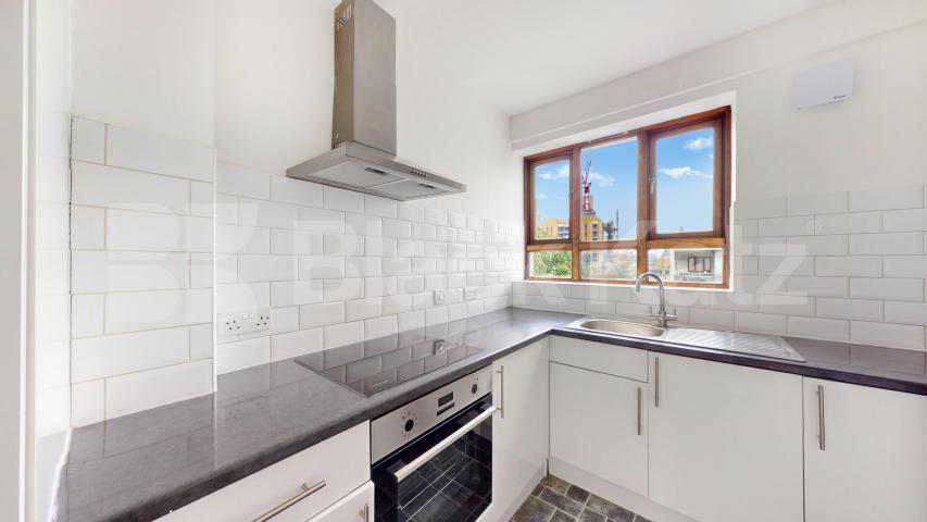 			2 Bedroom, 1 bath, 1 reception Flat			 Birkenhead Street, Kings Cross